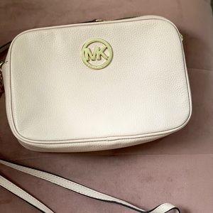 Michael Kors pink crossbody! Like new!!